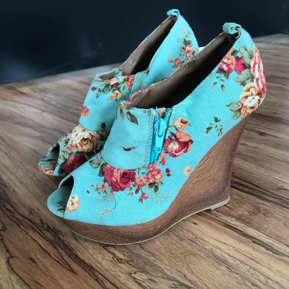Floral Platform Wedge